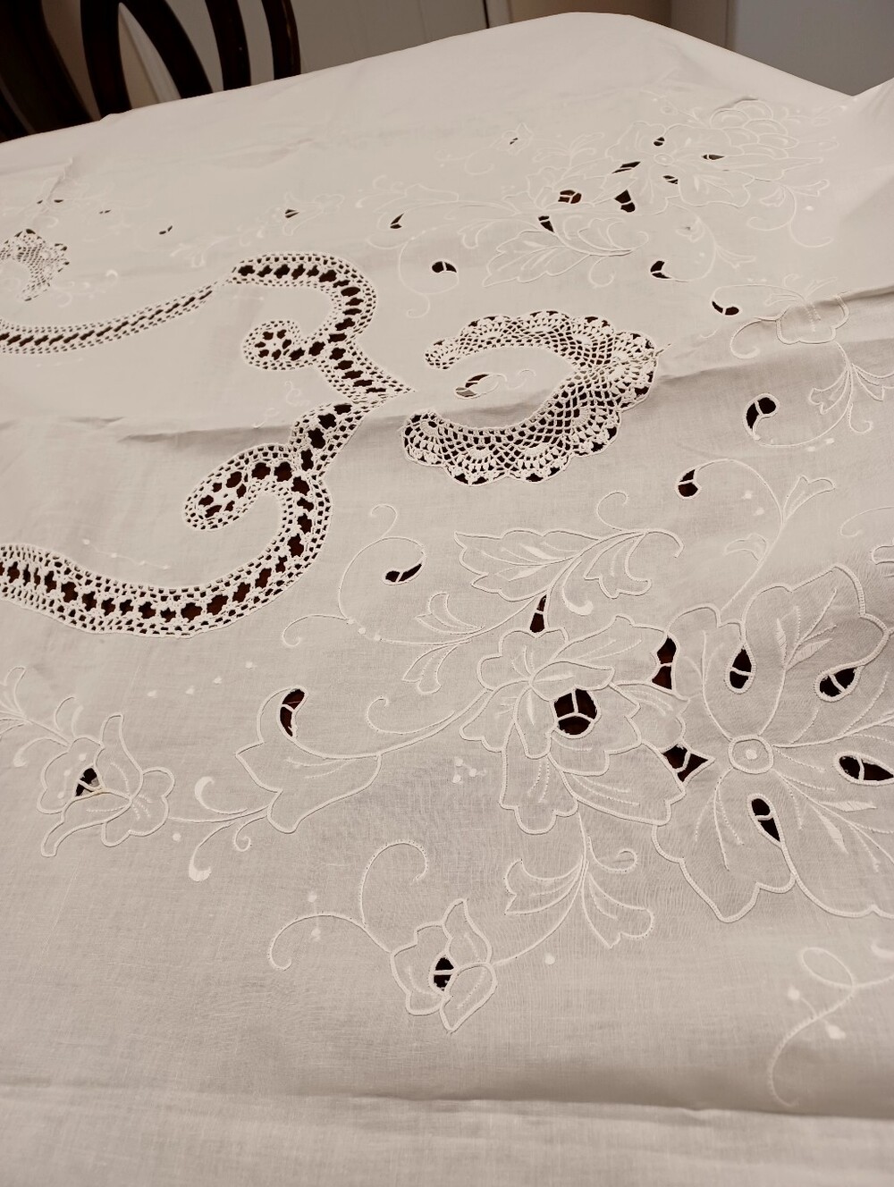 Linen Table Cloth - Picture 4 of 4